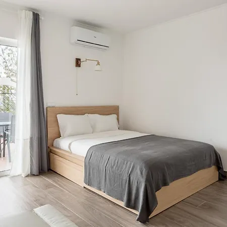 Joivy Superb Studio With Patio In ファロ