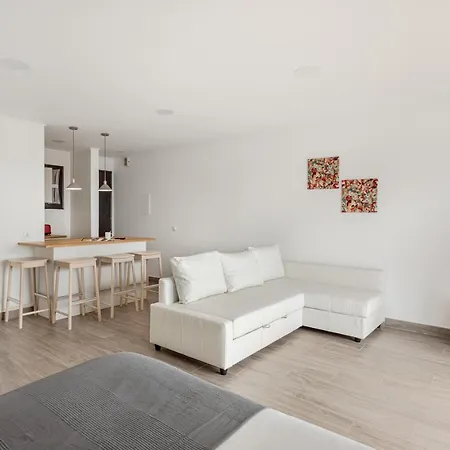 Apartment Joivy Superb Studio With Patio In Faro